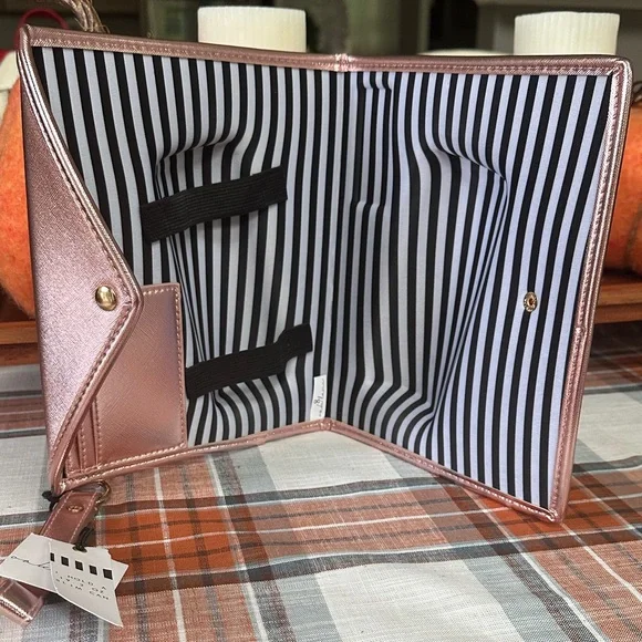 Rose Gold Metallic Wristlet Sparkling Seltzer Clutch - Picture 2 of 2